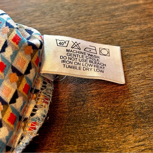 [EUC] Violet + Claire - Medium - Women’s Sleevless Blouse - Colorful Print - Picture 7 of 9